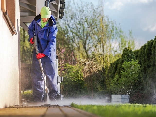 7 Things to Consider Before Choosing a Pressure Washing Company